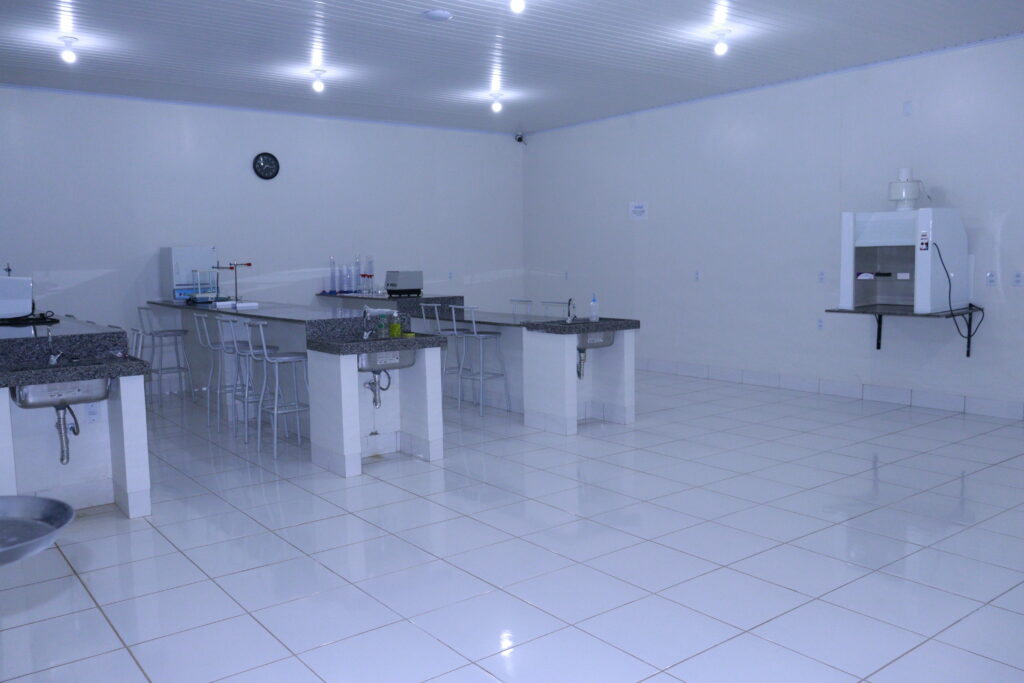 Laboratório de Bioquímica — vista do ambiente