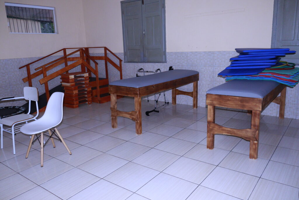 Laboratório de Cinesiologia e Cinesioterapia — equipamentos de prática