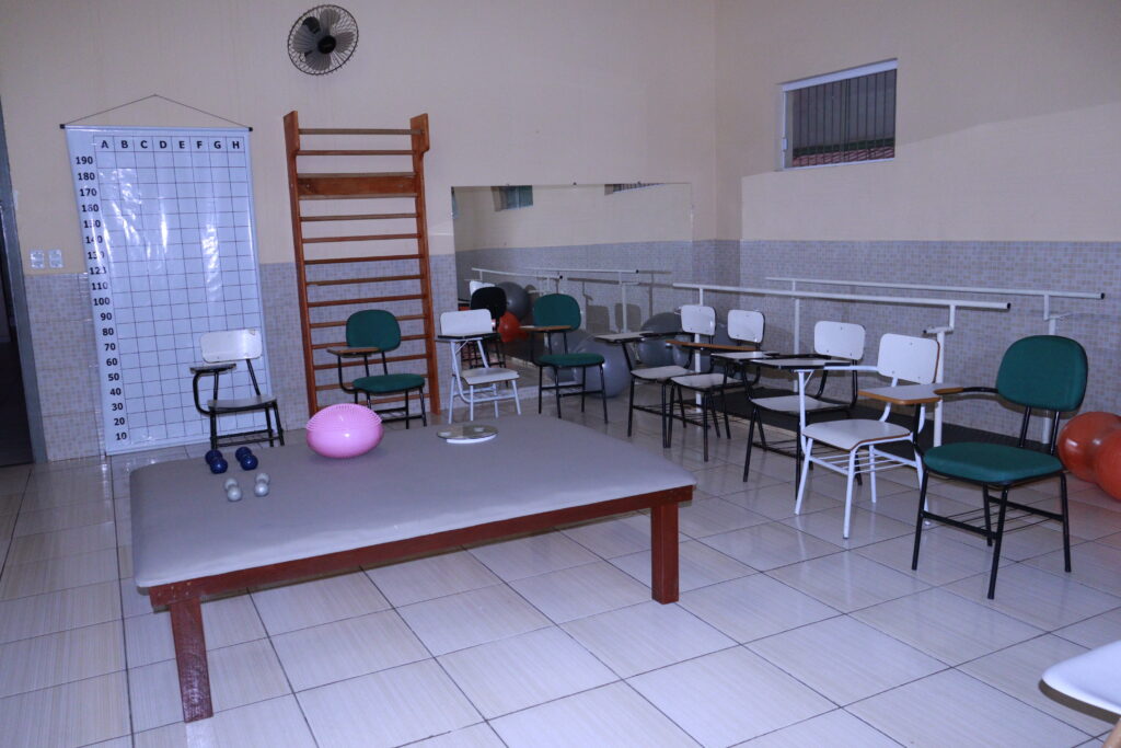 Laboratório de Cinesiologia e Cinesioterapia — vista do ambiente