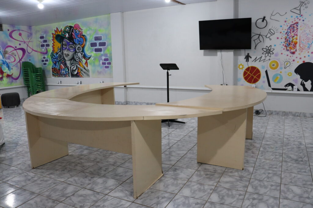 Laboratório de Ideias — bancada e equipamentos